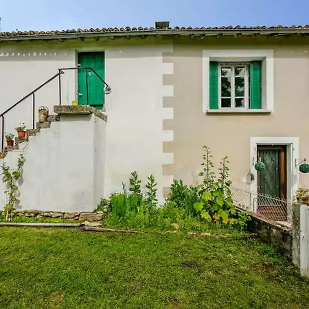 3 Bed-sleeps 6-private Garden-pet Friendly Holiday home *