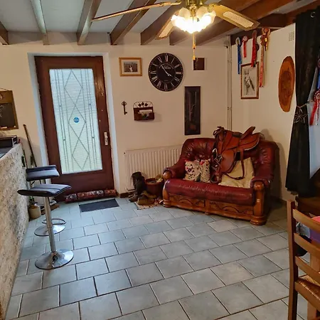 Hébergement de vacances 3 Bed-sleeps 6-private Garden-pet Friendly *